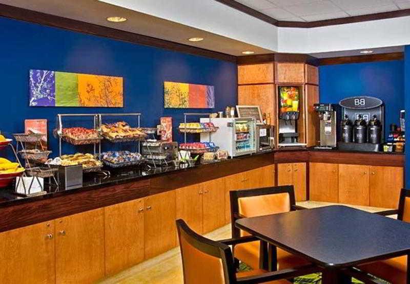 Fairfield Inn & Suites Lake City Restaurant photo