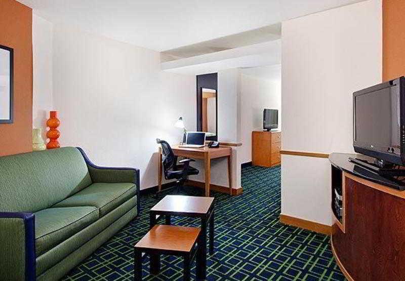 Fairfield Inn & Suites Lake City Exterior photo