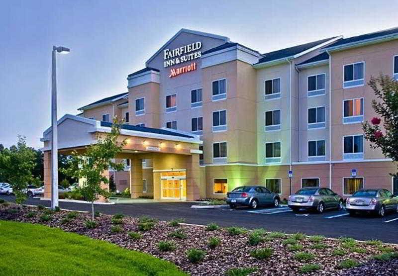 Fairfield Inn & Suites Lake City Exterior photo